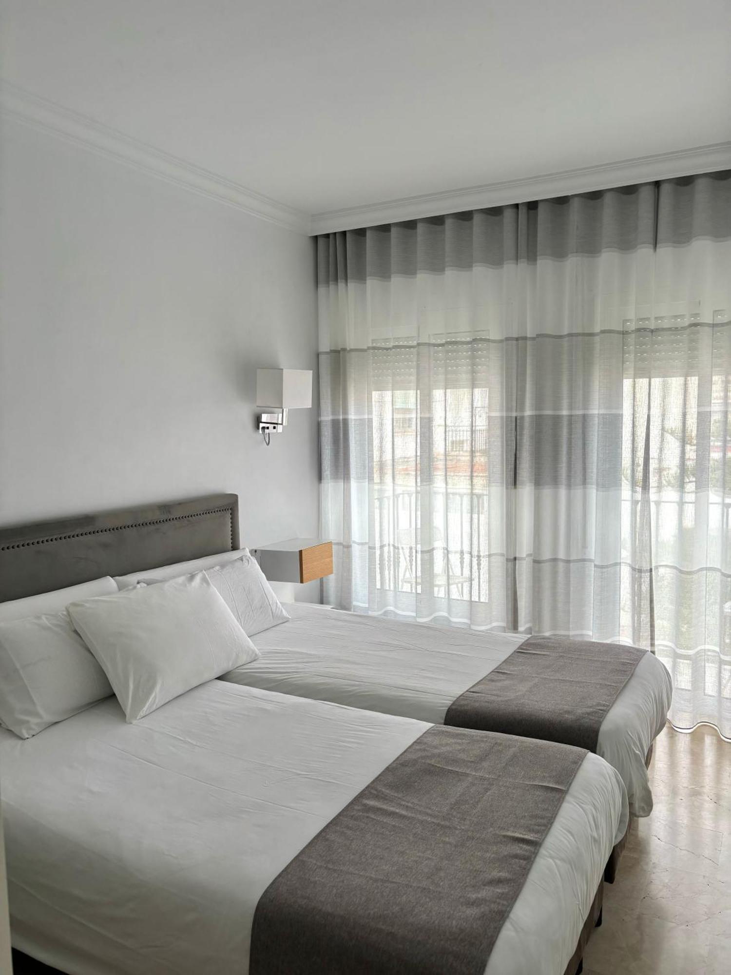 Abril Nerja Hotel Kültér fotó